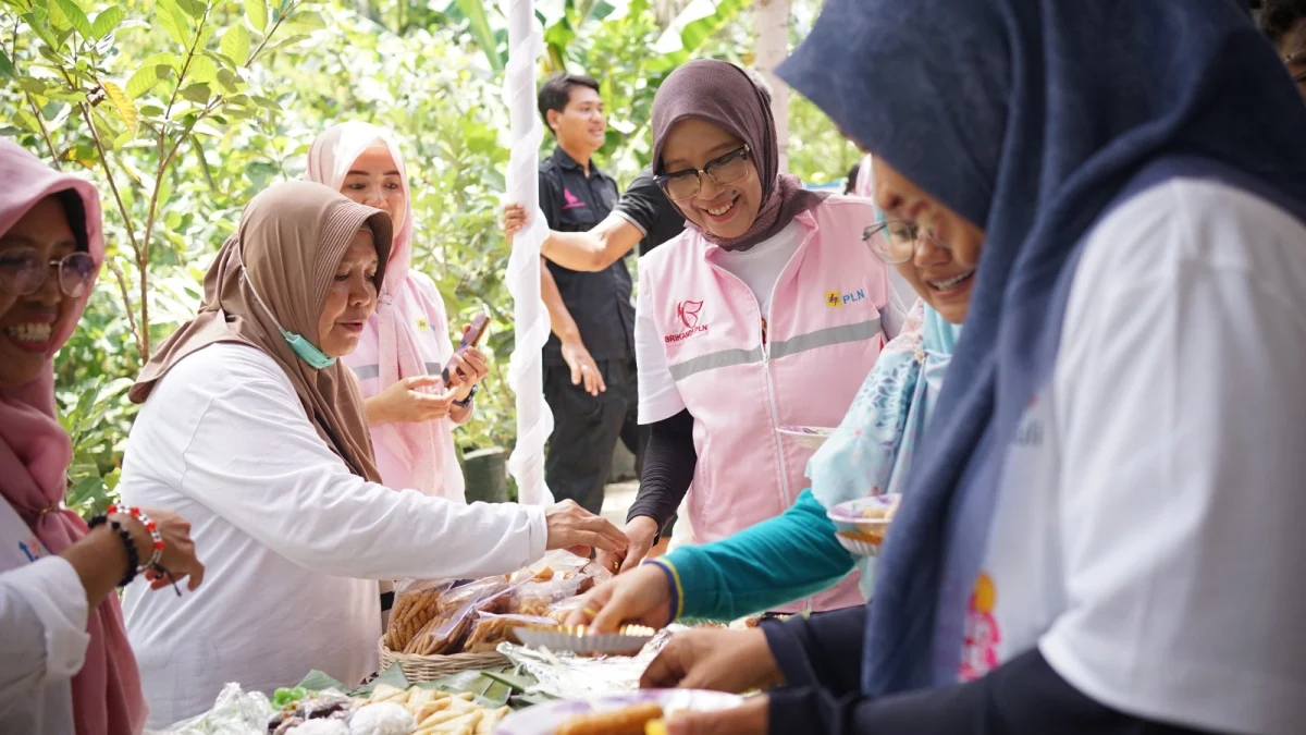 PLN UIW NTB Perkuat Ekonomi Perempuan Melalui Program Srikandi Women Support Women di Lombok Utara