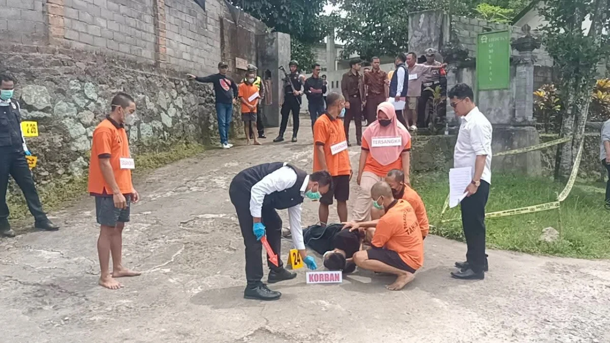 Rekonstruksi Kasus Penganiayaan Berujung Maut di Homestay Suranadi Sembilan Tersangka Peragakan Tiga Puluh Enam Adegan Kekerasan