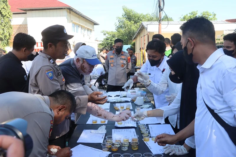 Ribuan Polisi Polres Lombok Tengah Jalani Tes Urine Mendadak, Perkuat Komitmen Berantas Narkoba di Lingkungan Internal