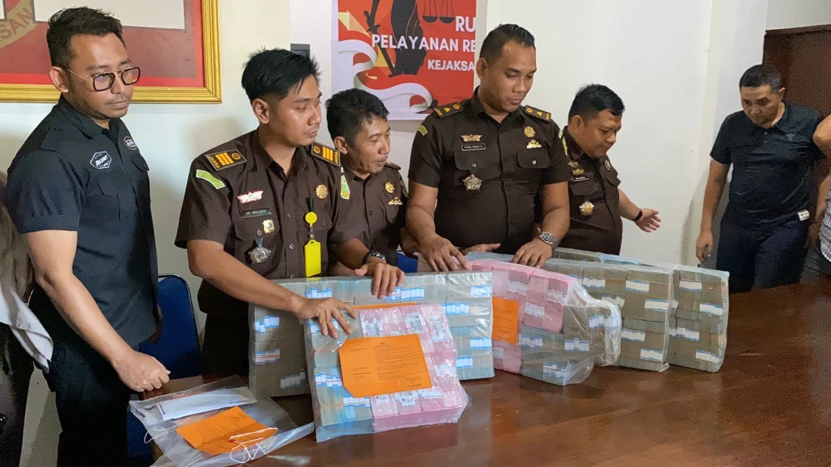 Kasus Aliran Dana Narkoba: Eks Kapolres Bima Kota Didik Putra Kuncoro Resmi Dilimpahkan ke Kejaksaan Beserta Barang Bukti Uang Tiga Miliar Rupiah