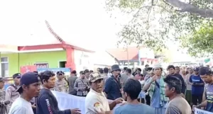 Ratusan Nelayan di Tanjung Luar Tuntut Penambahan Kuota BBM Subsidi, Dugaan Kecurangan dan Mafia BBM Mengemuka