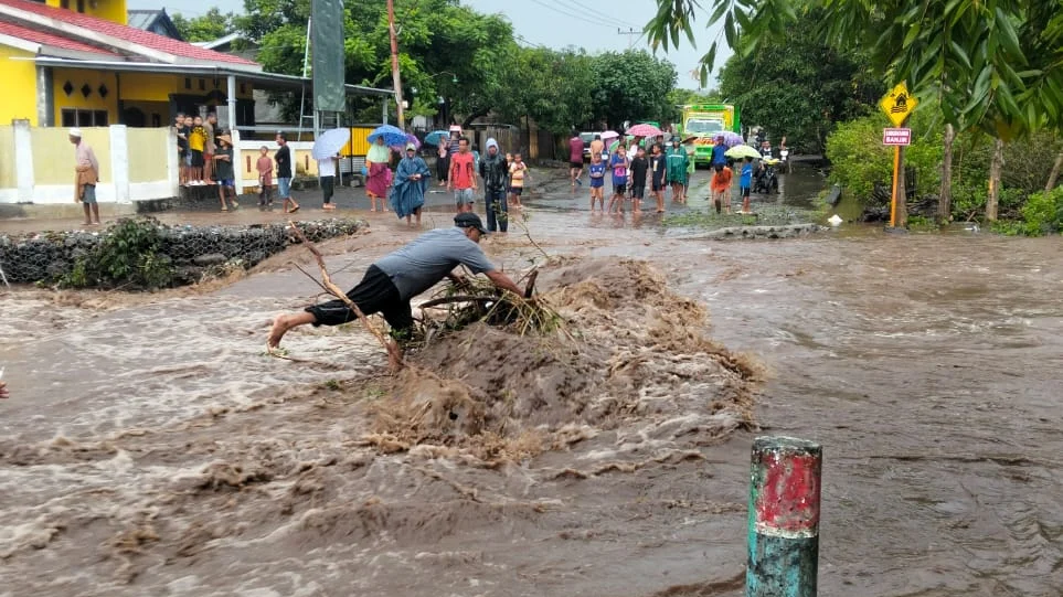 Banjir Bandang Melanda Bima di Hari Raya Idulfitri, Tiga Kecamatan Terendam dan Infrastruktur Rusak