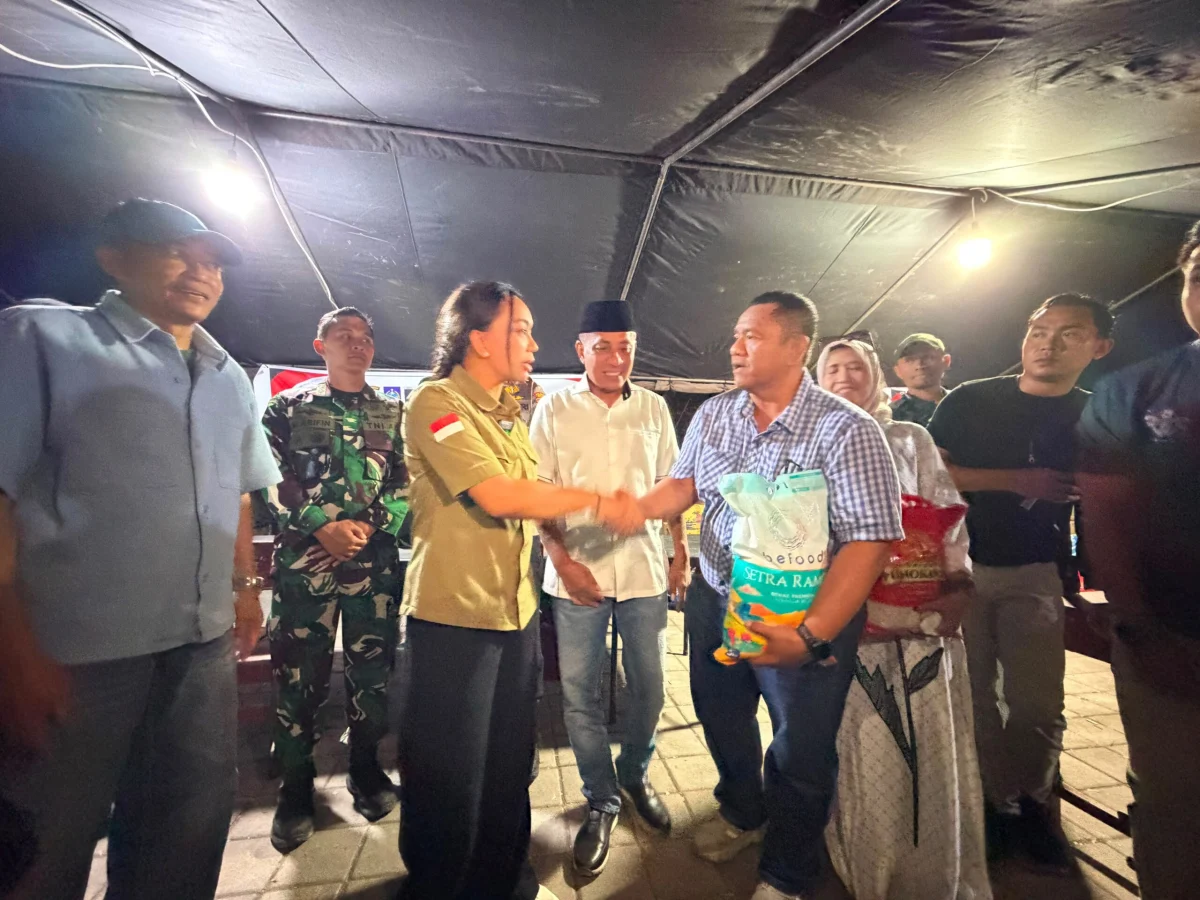 Kampung Adat Sade Dilanda Kebakaran Hebat, Bulog NTB Segera Salurkan Bantuan Pangan dan Perlengkapan Mendesak