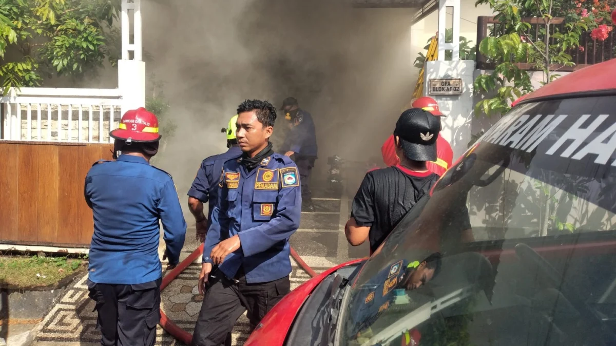 Kebakaran Hebat Landa Perumahan Graha Permata Alam Lingsar, Diduga Akibat Ponsel Mengisi Daya: Peringatan Keras Bahaya Kelalaian Elektronik di Rumah