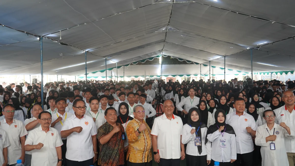 Ketua Umum KONI Pusat Marciano Norman Tanamkan Semangat Bela Negara kepada 2.300 Mahasiswa Baru UNDIKMA dalam Pembukaan PKKMB 2026