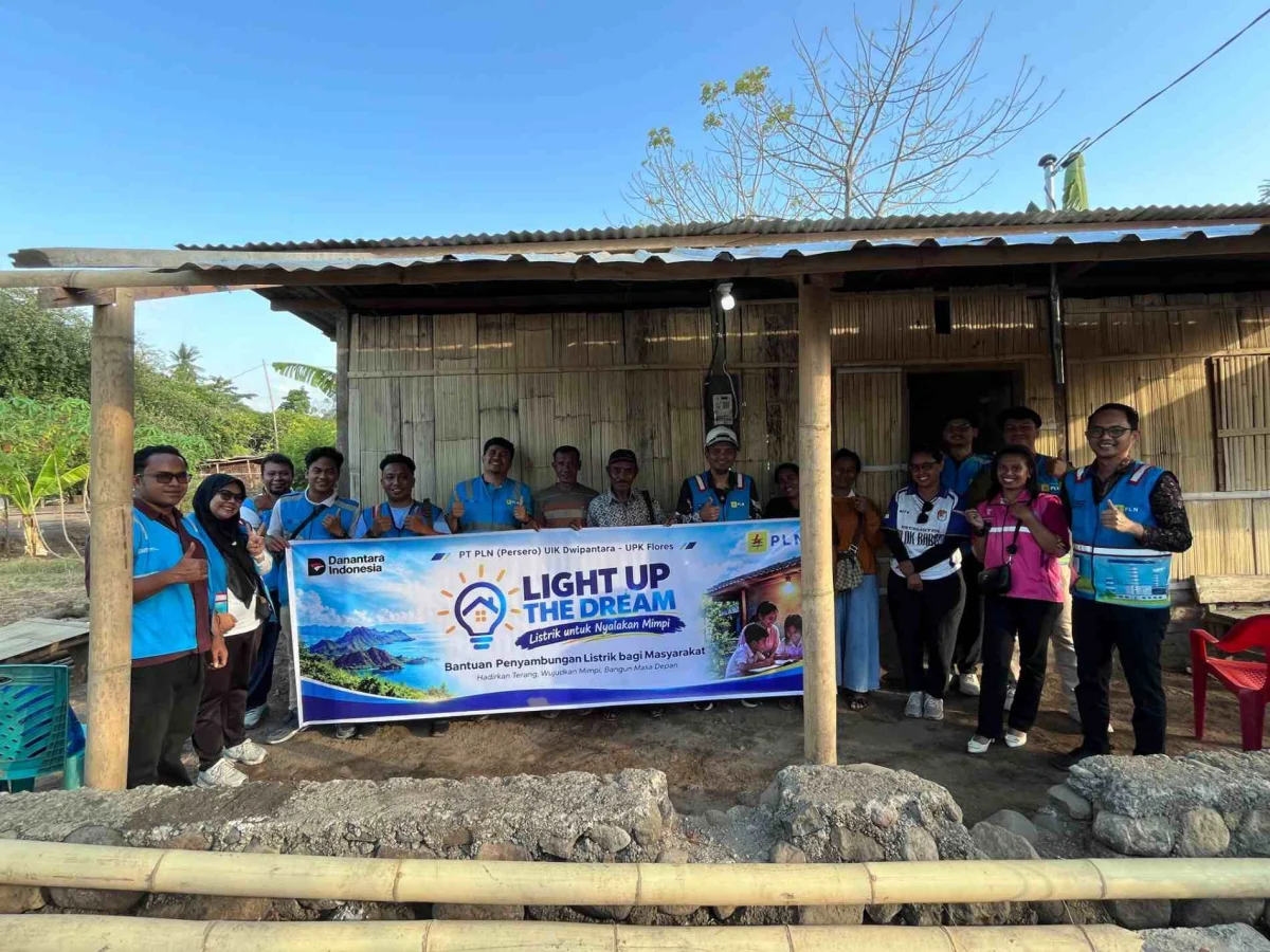 PLN Hadirkan Harapan Baru Melalui Program "Light Up The Dream" di Sikka dan Ngada, Memberikan Akses Listrik Gratis untuk 8 Keluarga