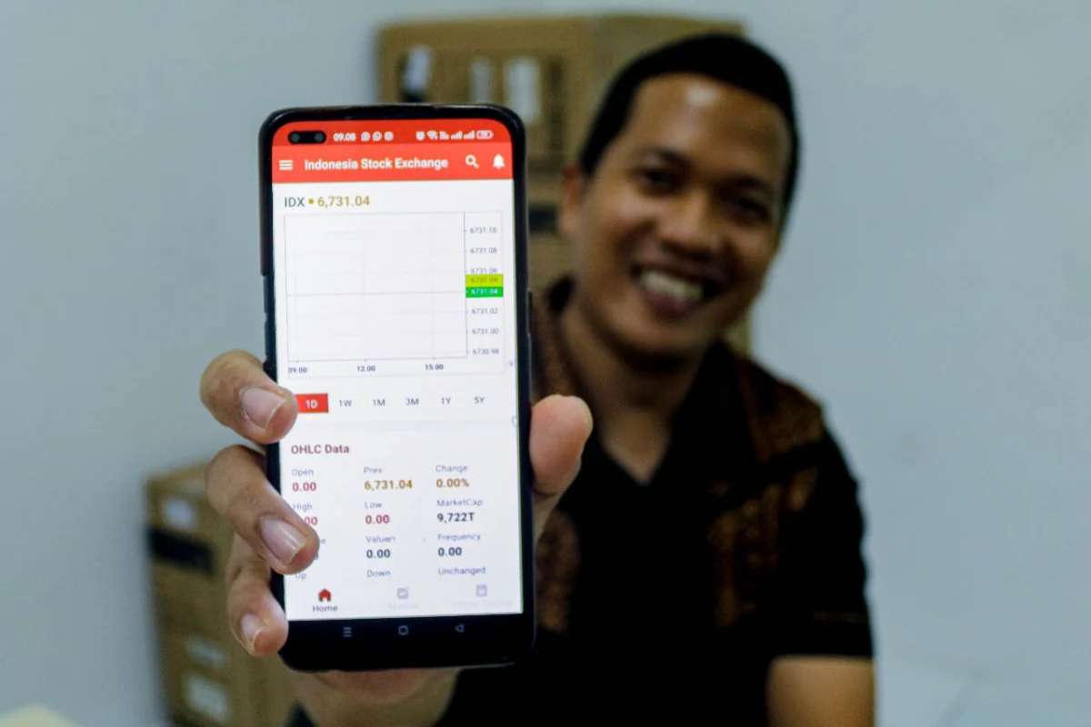 Emas sebagai Instrumen Investasi Jangka Panjang: Analisis Mendalam Peran dan Tren Terkini di Pasar Modal Indonesia